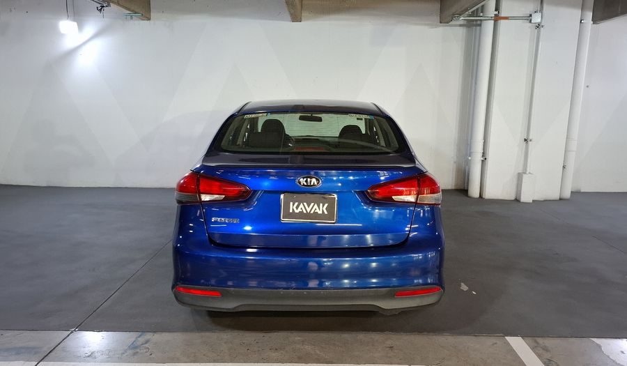 Kia Forte 2.0 L MT Sedan 2017