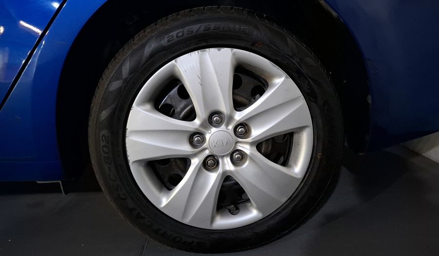 Kia Forte 2.0 L MT Sedan 2017