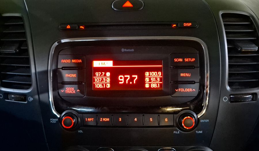 Kia Forte 2.0 L MT Sedan 2017