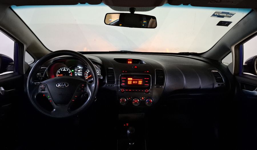 Kia Forte 2.0 L MT Sedan 2017