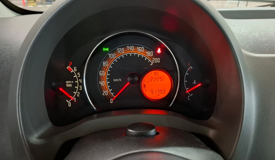 Fiat Uno 1.4 8V ATTRACTIVE 5P Hatchback 2013