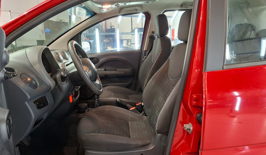 Fiat Uno 1.4 8V ATTRACTIVE 5P Hatchback 2013