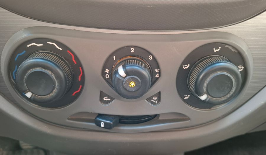 Fiat Grand Siena 1.6 16V ESSENCE Sedan 2013