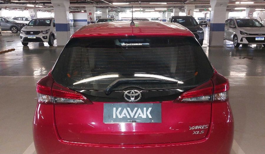 Toyota Yaris XLS CONNECT Hatchback 2021