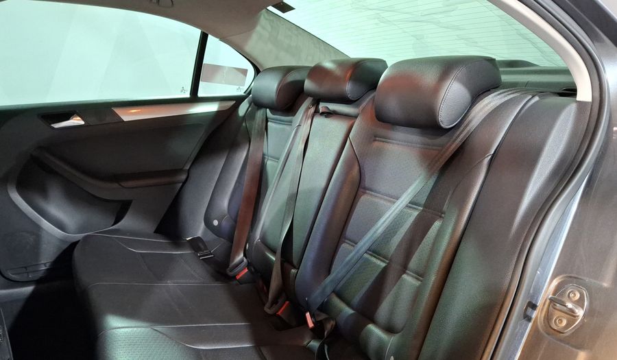 Volkswagen Jetta 2.5 SPORTLINE TIP. Sedan 2017