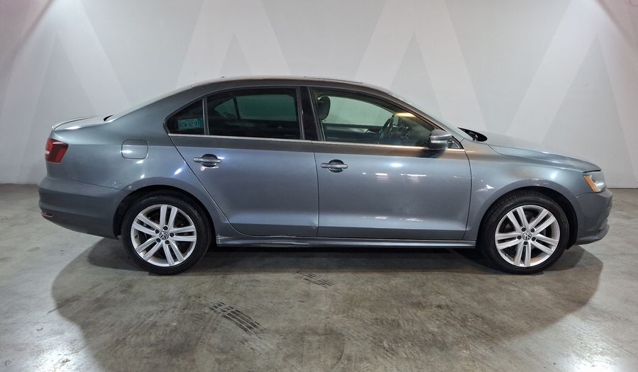 Volkswagen Jetta 2.5 SPORTLINE TIP. Sedan 2017