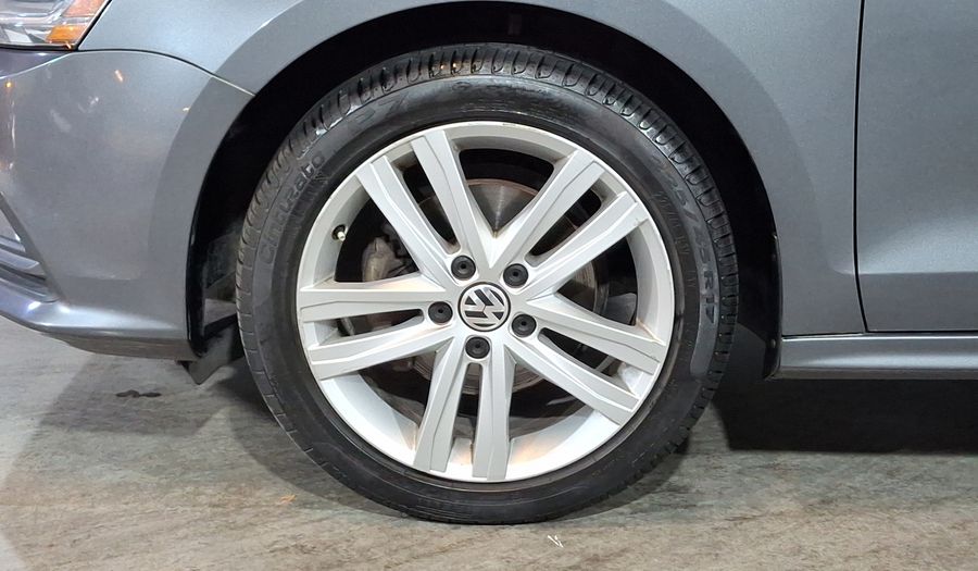 Volkswagen Jetta 2.5 SPORTLINE TIP. Sedan 2017