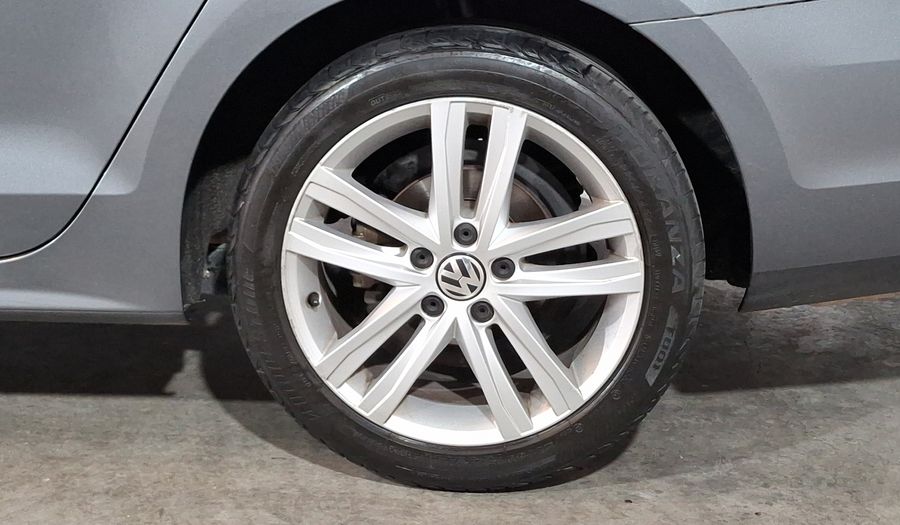 Volkswagen Jetta 2.5 SPORTLINE TIP. Sedan 2017