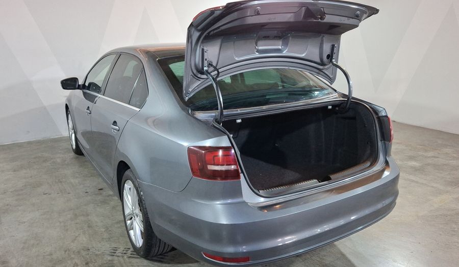 Volkswagen Jetta 2.5 SPORTLINE TIP. Sedan 2017