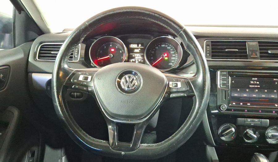 Volkswagen Jetta 2.5 SPORTLINE TIP. Sedan 2017
