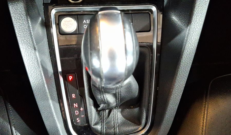 Volkswagen Jetta 2.5 SPORTLINE TIP. Sedan 2017