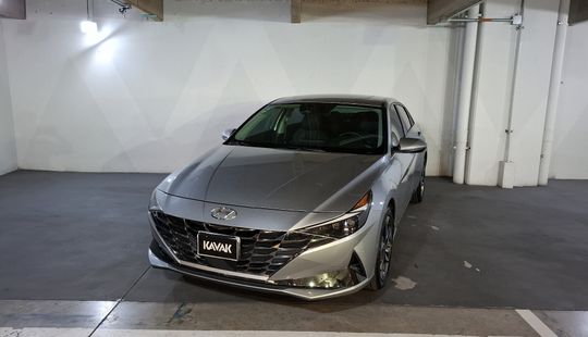 Hyundai • Elantra