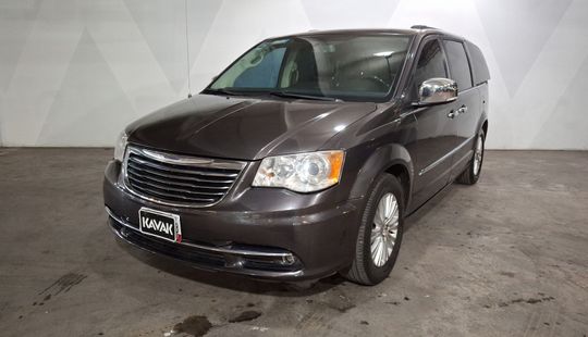 Chrysler • Town & Country