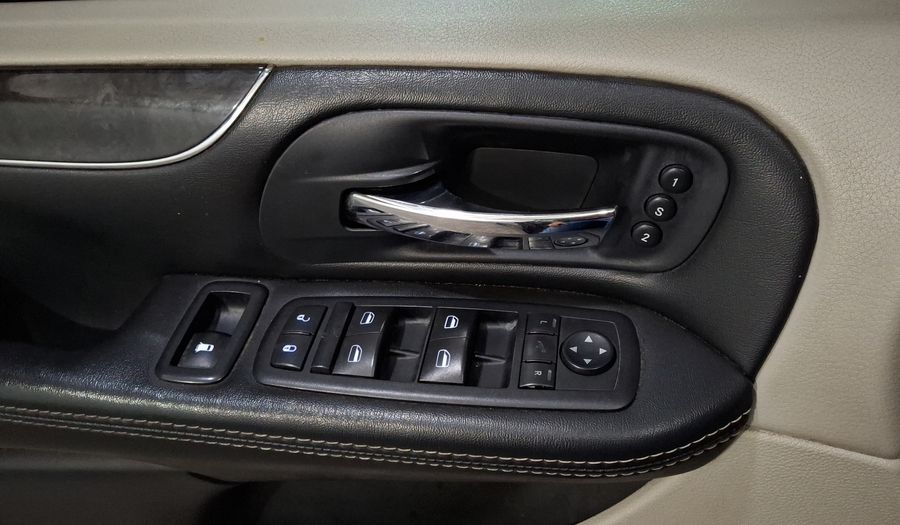 Chrysler Town & Country 3.6 LIMITED Minivan 2015