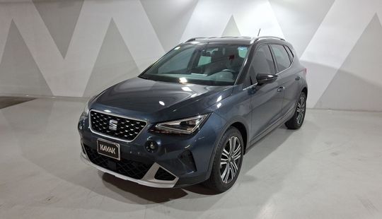 2023 • 27,315 km • Automático