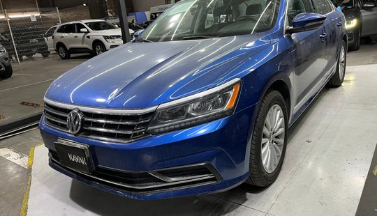 Volkswagen • Passat