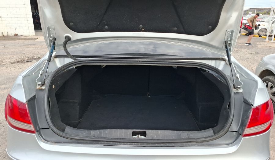 Peugeot 408 2.0 16V ALLURE+ Sedan 2011