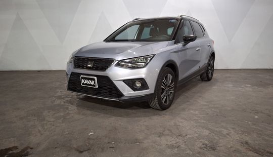 2018 • 66,807 km • Automático