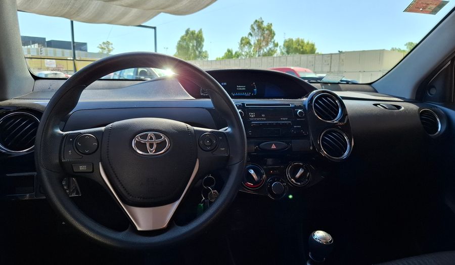 Toyota Etios 1.5 XS Hatchback 2017