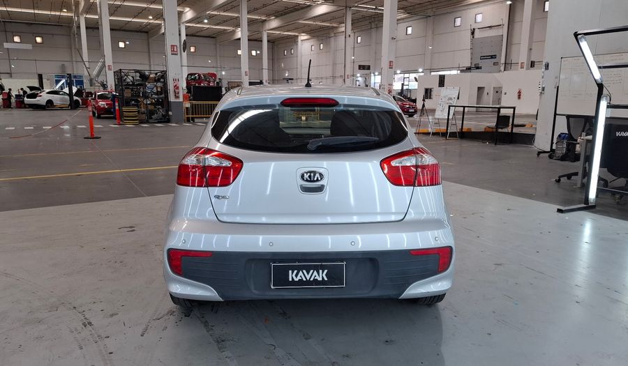 Kia Rio 1.4 EX MT Hatchback 2015