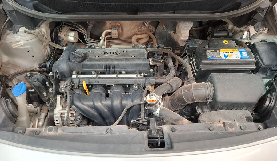 Kia Rio 1.4 EX MT Hatchback 2015