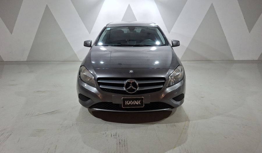 Mercedes Benz Clase A 1.6 180 CGI 7G-DCT Hatchback 2013