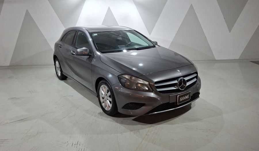 Mercedes Benz Clase A 1.6 180 CGI 7G-DCT Hatchback 2013