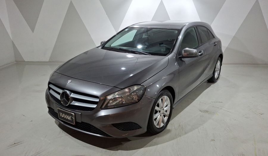 Mercedes Benz Clase A 1.6 180 CGI 7G-DCT Hatchback 2013