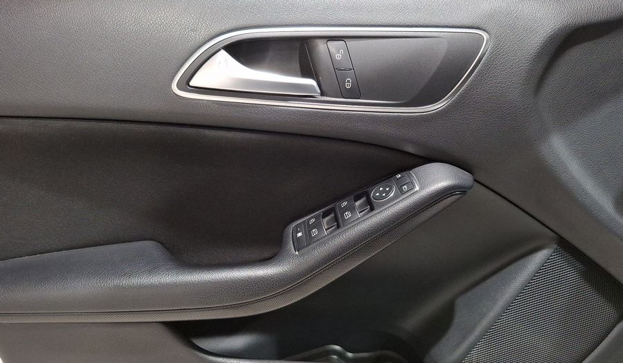 Mercedes Benz Clase A 1.6 180 CGI 7G-DCT Hatchback 2013