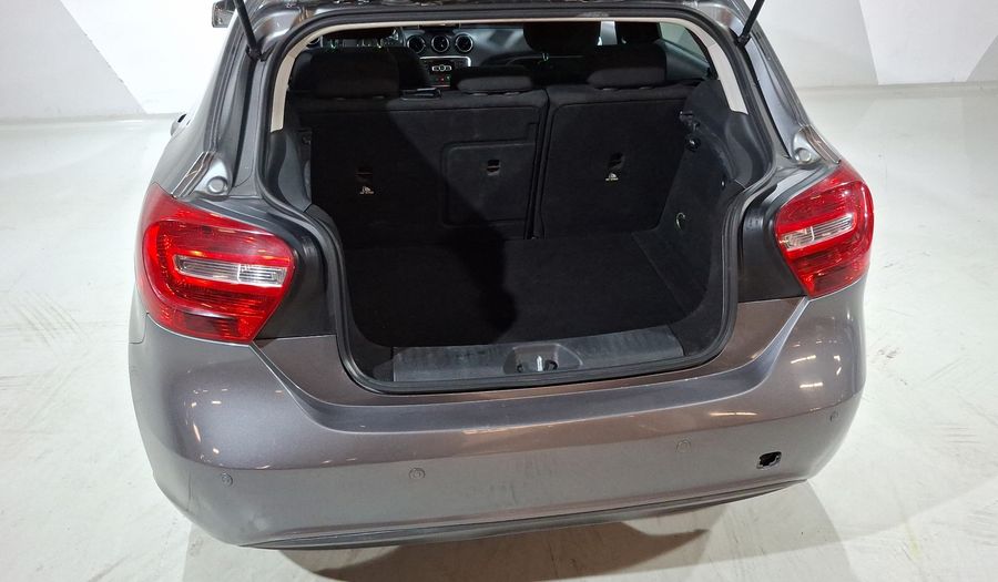 Mercedes Benz Clase A 1.6 180 CGI 7G-DCT Hatchback 2013