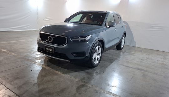 Volvo • XC40