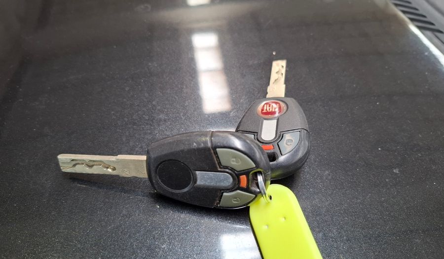 Fiat Palio 1.4 ELX GROOVE Hatchback 2010