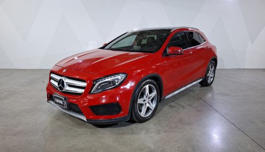 Mercedes Benz • Clase GLA