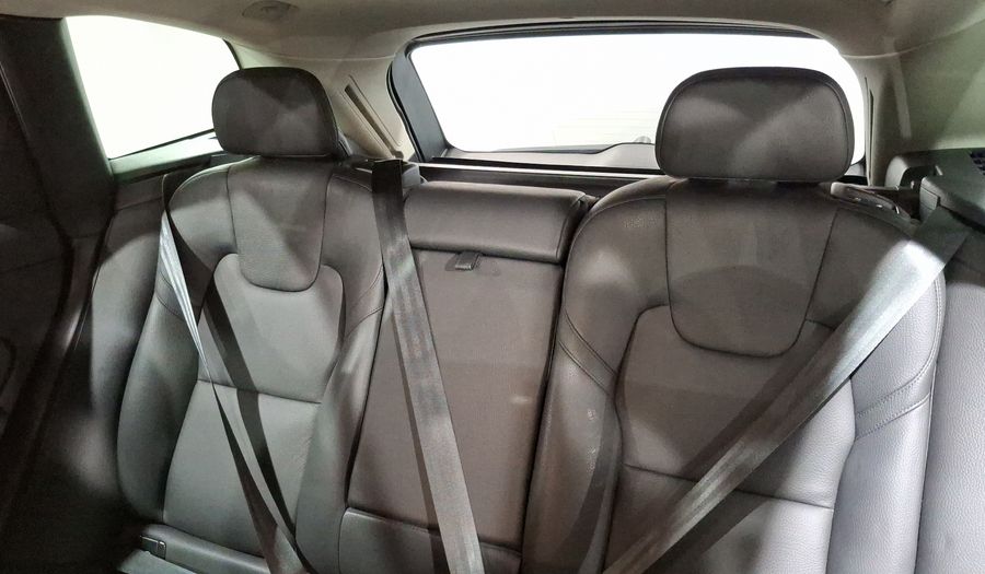 Volvo Xc60 2.0 B5 MHEV MOMENTUM AUTO AWD Suv 2022