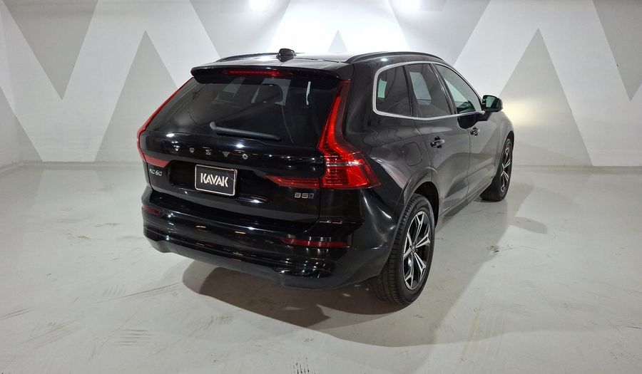 Volvo Xc60 2.0 B5 MHEV MOMENTUM AUTO AWD Suv 2022