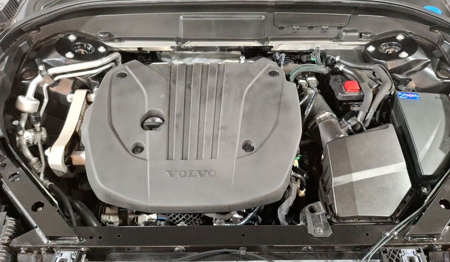 Volvo Xc60 2.0 B5 MHEV MOMENTUM AUTO AWD Suv 2022