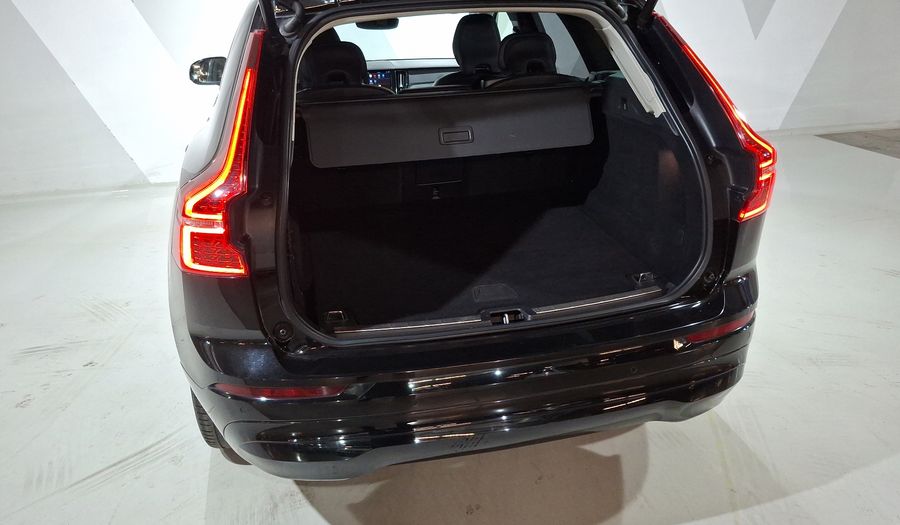 Volvo Xc60 2.0 B5 MHEV MOMENTUM AUTO AWD Suv 2022