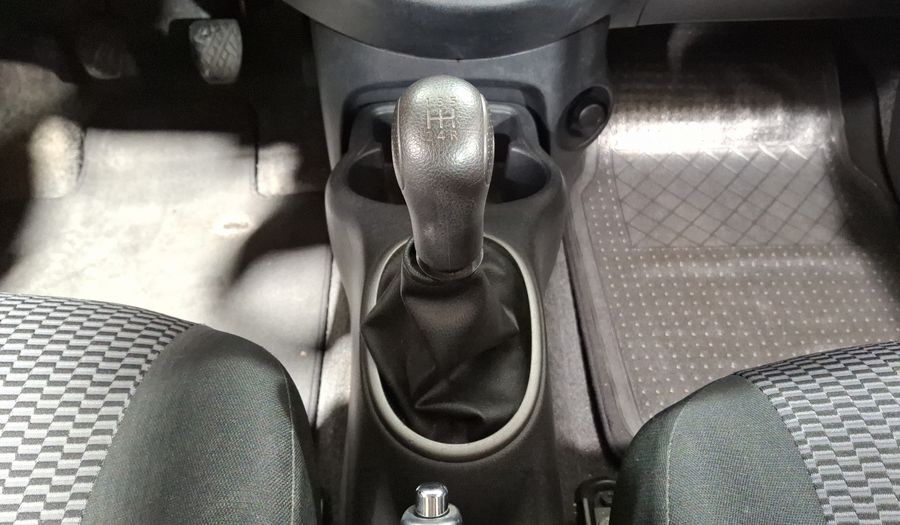 Nissan March 1.6 SENSE MT Hatchback 2015