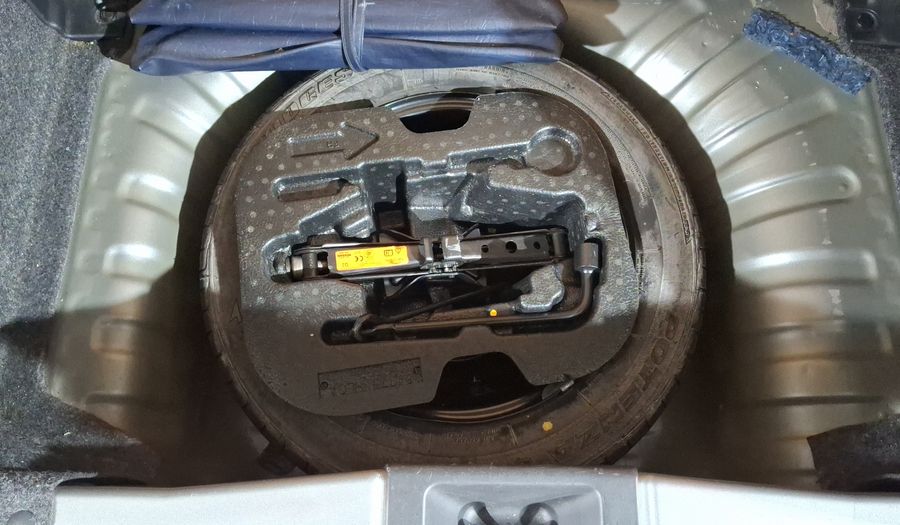 Nissan March 1.6 SENSE MT Hatchback 2015