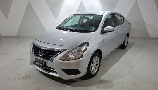 Nissan • Versa
