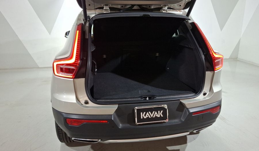 Volvo Xc40 2.0 INSCRIPTION T4 AUTO Suv 2019