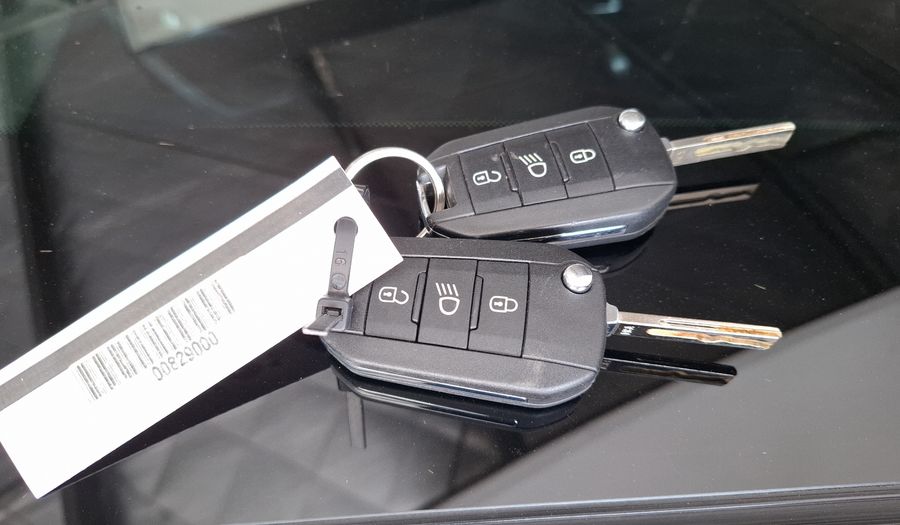 Peugeot 208 1.6 FELINE PACK CUIR Hatchback 2016