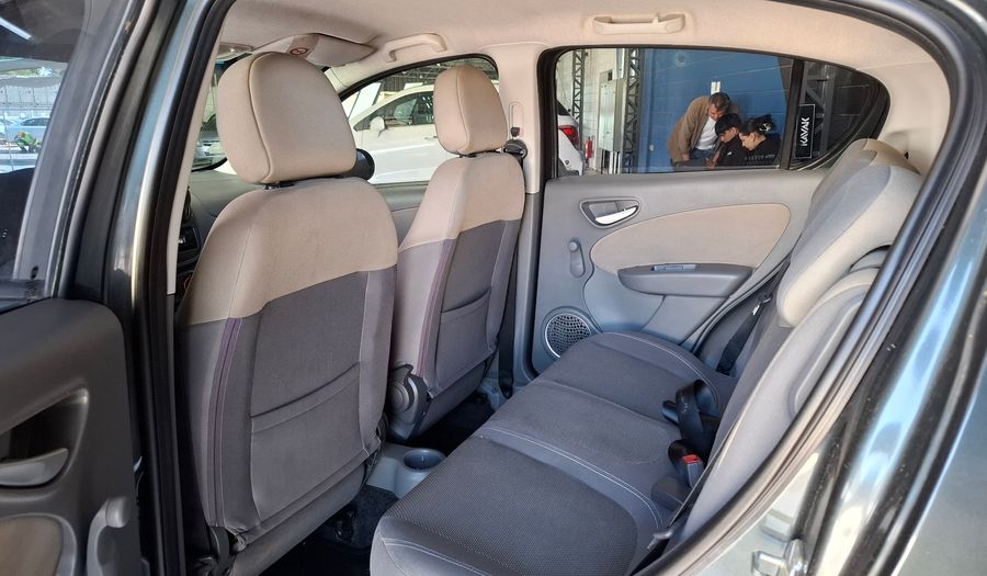 Fiat Palio 1.6 16V ESSENCE Hatchback 2013