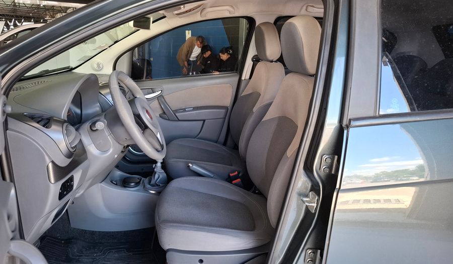 Fiat Palio 1.6 16V ESSENCE Hatchback 2013