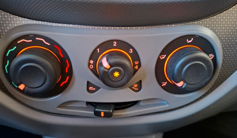 Fiat Palio 1.6 16V ESSENCE Hatchback 2013