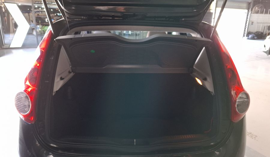 Fiat Palio 1.6 16V ESSENCE Hatchback 2013