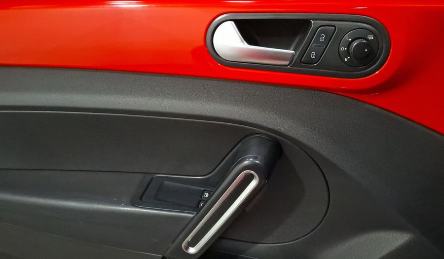 Volkswagen Beetle 2.5 SPORT TIPTRONIC Hatchback 2014