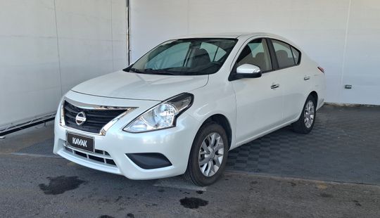 Nissan • Versa