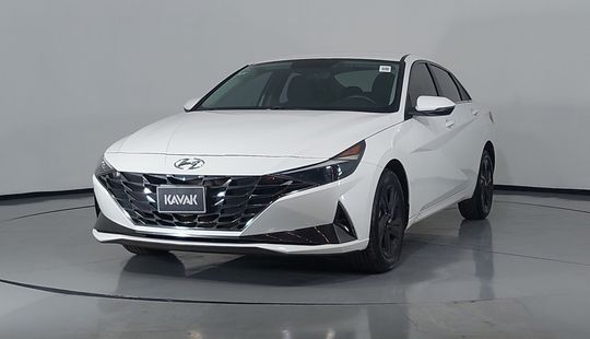 2022 • 31,899 km • Automático