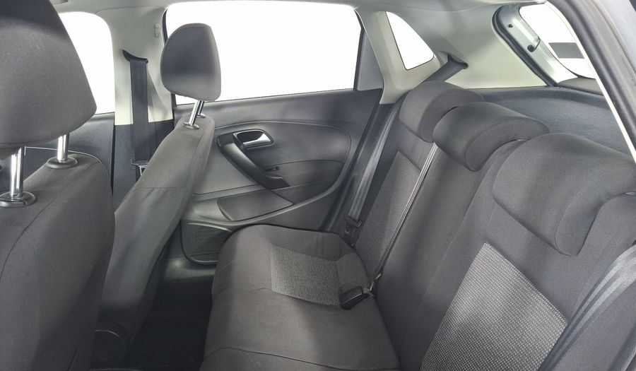 Volkswagen Polo 1.6 MT Hatchback 2015